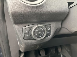 Ford Transit Courier Ford Transit Courier 1.5 TDCI Limited Camera Climate Navi Cruise Stoelverwarming Voorruitverwarming 16