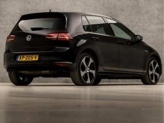 Volkswagen Golf Volkswagen Golf 1.4 TSI GTE Sport 204Pk Automaat (APPLE CARPLAY, NAVIGATIE, CLIMATE, LEDEREN SPORTSTOELEN, PARKEERSENSOREN, GETINT GLAS, CRUISE, NIEUWE APK, NIEUWSTAAT) - afbeelding nr 5