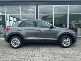 Volkswagen T-Roc Volkswagen T-Roc 1.0 TSI Style | Adaptive Cruise Control | Climate Control | Navi | PDC | Trekhaak | Apple Carplay/Android Auto | - afbeelding nr 24