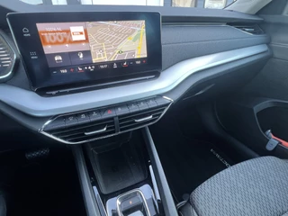 Škoda Octavia Navigatie Trekhaak Comfortstoelen + Verwarming ACC Dab Keyless Camera Led Koplampen Lmv Getint Glas NL Auto BTW - afbeelding nr 14