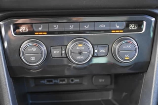 Volkswagen Tiguan Volkswagen Tiguan 1.5 TSI PANO NIEUWE RIEM - afbeelding nr 19