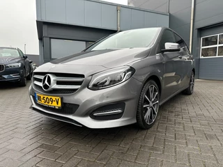 Mercedes-Benz B-Klasse B 180 Ambition Navigatie 65000 KM !! org.ned. !