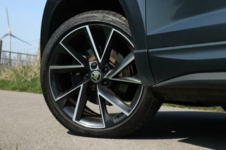 Škoda Karoq Skoda Karoq 1.5 TSI / 150 PK / DSG / Sportline / Black Edition / Virtual Cockpit / Camera / Cruise Control / Trekhaak / 19