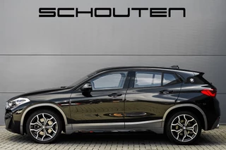 BMW X2 BMW X2 sDrive20i M-Sport High Ex Shadow Navi Trekhaak 19