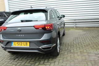 Volkswagen T-Roc Clima Cruise Navi Carplay Camera 17