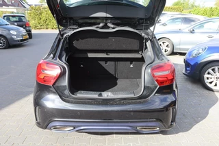 Mercedes-Benz A-Klasse Mercedes A-klasse 180 AMG Night Edition Plus Automaat|Leder|Airco|Cruise|Pdc|Iso-Fix - afbeelding nr 15