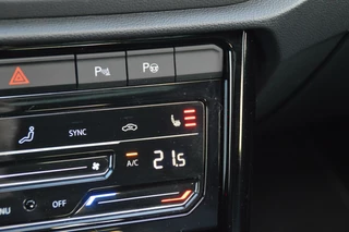 Volkswagen T-Roc Volkswagen T-Roc 1.5 TSI R-Line Edition Black Style panoramadak/trekhaak - afbeelding nr 27