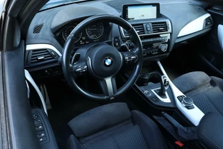 BMW 1 Serie BMW 1-serie M140i LCI / VOL! / RWD / Camera / H&K / Pano / 18