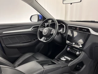MG ZS EV MG ZS EV MG Luxury 45 kWh (INCL-BTW) *PANO | FULL-LEATHER | CCS-FASTLOADER | KEYLESS | NAVI-FULLMAP | ADAPTIVE-CRUISE | CAMERA | HEATED-SPORT-SEATS | CARPLAY | BLINDSPOT | DAB | LANE-ASSIST | 17