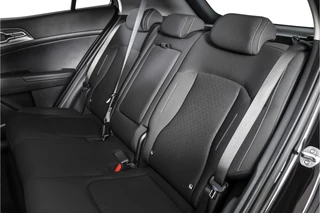 Kia Sportage Kia Sportage 1.6 T-GDi MHEV 160 PK DynamicLine - Automaat | Afn. Trekhaak | Dig. Cockpit | Adapt. Cruise | Stuur-+Stuurverw. | PDC | Camera | NAV + App. Connect | ECC | LM 17