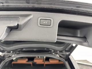 Land Rover Discovery Sport Aut. *PANO | LUXURY-LEATHER | BI-XENON | CAMERA | BLINDSPOT | MEMORY-PACK | NAVI-FULLMAP | MERIDIAN-AUDIO | ECC | PDC | CRUISE | SHIFT-PADDLES | LANE-ASSIST | 20