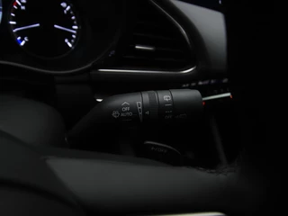 Mazda 3 Mazda 3 2.0 e-SkyActiv-X Takumi automaat met Sunroof en aero pack | demo voordeel - afbeelding nr 27