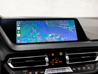 BMW 1 Serie Automaat (APPLE CARPLAY, GROOT NAVI, STUUR/STOELVERWARMING, LEDEREN SPORTSTOELEN, HARMAN/KARDON, CAMERA, GETINT GLAS, ADAPTIVE CRUISE, ELEK ACHTERKLEP, NIEUWE APK, NIEUWSTAAT) - afbeelding nr 34