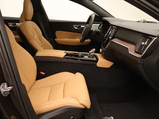 Volvo V60 Volvo V60 T6 PLUG-IN HYBRID ULTRA DARK MASSAGE STOELEN BOWERS&WILKINS TREK - afbeelding nr 36