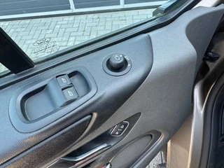 Ford Transit Custom Ford Transit Custom 2.0 TDCI 130PK L2H1 GB / Navi / 2700kg Trekhaak / Voorruitverwar - afbeelding nr 13