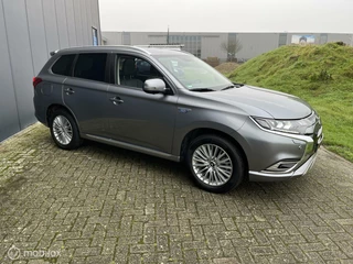 Mitsubishi Outlander Mitsubishi Outlander 2.4 PHEV Intense+ - afbeelding nr 23