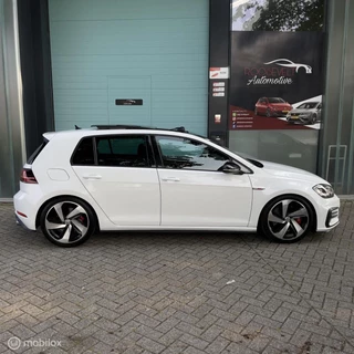 Volkswagen Golf Volkswagen Golf 2.0 TSI GTI Performance BOMVOL / Pano / ACC - afbeelding nr 6