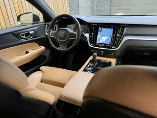 Volvo V60 Volvo V60 2.0 T6 Twin Engine AWD 253pk | Comfortstoelen leer | Stoelverwarming | Navigatiesysteem | Trekhaak uitklapbaar | 18 inch lichtmetalen velgen | Apple CarPlay | LED verlichting | Getint glas achter | Parkeersensoren achter - afbeelding nr 41