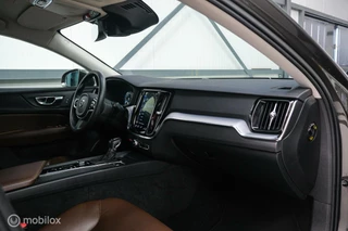 Volvo V60 Volvo V60 2.0 D3 Momentum | stoel + stuur verwarming | trekhaak | leder | LED | Pine Grey | NL auto NAP | automaat | Dealer oh | VC | Navigatie | - afbeelding nr 33