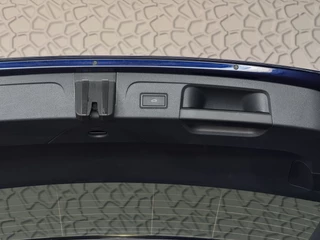 Volkswagen Touran Volkswagen Touran 1.5 TSI 150PK 7P CARPLAY NAVI CAMERA LED ELEK.KLEP VIR.COCKPIT DODE.HOEK DET. STOELVERW KEYLESS 7P 7PERS 09/2024 
