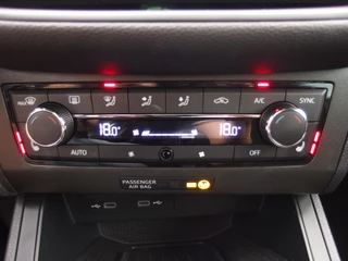 SEAT Ibiza SEAT Ibiza 1.0 TSI 110PK Xcellence AUTOMAAT / FULL LED / VIRTUAL / KEYLESS / STOELVERW / DAB+ / CARPLAY / LEDER-ALCANTARA - afbeelding nr 33
