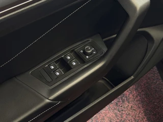 Volkswagen T-Roc Volkswagen T-Roc Cabrio TSI VIR.COCKPIT CARPLAY NAVI IQ.LED STOEL/STUUR.VERW DAB ADAP.CRUISE 05/2024 