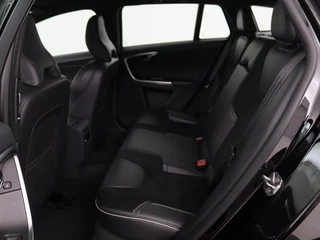 Volvo V60 Volvo V60 1.5 T3 R-Design | Stoelverwarming | Xenon |  Leder/Alcantara | Navigatie | Trekhaak | Parkeerhulp | Climate control | Cruise control - afbeelding nr 6