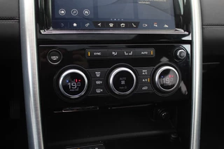 Land Rover Discovery Land Rover Discovery 3.0 Td6 HSE Luxury 7p. / Trekhaak / Panoramadak / 360Camera / 22'' / Volleder / Virtual Cockpit / Stuurverwarming / Keyless / Luchtvering / Meridian / DAB / Stoelverwarming / Cruise Control - afbeelding nr 26
