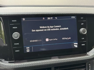 Volkswagen T-Cross Volkswagen T-Cross 1.0 TSI R-line Automaat | LED | Trekhaak |  Getint glas | Climate control | Cruise control adaptief | Lane assist | Dode hoek detectie | DAB | Navigatiesysteem | Inklapbare spiegels | Parkeersensoren voor en achter - afbeelding nr 20