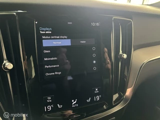 Volvo V60 Volvo V60 2.0 T6 Plug-in hybrid AWD Dark R-Design - afbeelding nr 17