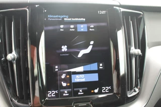 Volvo XC60 Volvo XC60 T6 Recharge AWD R-Design | Panoramadak | Parkeercamera | HUD | Pilot Assist | BLIS | Stoelverwarming | Trekhaak | Glossy Black | Keyless - afbeelding nr 47