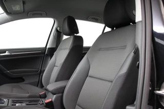 Volkswagen e-Golf Volkswagen e-Golf | Navigatie | Climate control | Virtuel Cockpit | Camera | Keyless | Bluetooth | Cruise Control | Lichtmetalen Velgen | - afbeelding nr 18