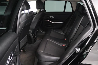 BMW 3 Serie BMW 3-serie Touring 318i Executive Edition (PARKEERSENSOREN, CRUISE CONTROL, NAVIGATIE, NL-AUTO, DEALER ONDERHOUDEN) - afbeelding nr 19