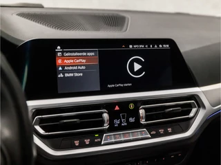 BMW 3 Serie BMW 3 Serie Touring 320i Sportline Shadow 184Pk Automaat (APPLE CARPLAY, GROOT NAVI, CAMERA, LEDER, ADAPTIVE CRUISE, SFEERVERLICHTING, SPORTSTOELEN, HIFI, TREKHAAK ELEKTRISCH, GETINT GLAS, NIEUWSTAAT) - afbeelding nr 26