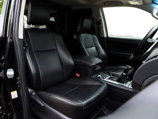 Toyota Land Cruiser Toyota Land Cruiser 2.8 D-4D Blind Van | Leder | 3500 kg Trekgewicht | Schuifdak - afbeelding nr 11