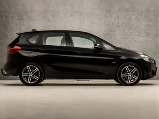 BMW 2 Serie Automaat (NAVIGATIE, CLIMATE, PARKEERSENSOREN, LED KOPLAMPEN, SPORTSTOELEN, CRUISE, TREKHAAK, ELEK ACHTERKLEP, NIEUWSTAAT) - afbeelding nr 4
