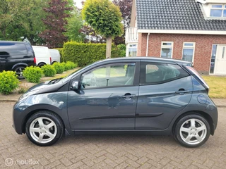 Toyota Aygo Toyota Aygo 1.0 VVT-i x Airco, lm, achteruitrijcamera. - afbeelding nr 2