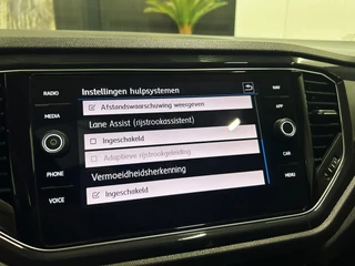 Volkswagen T-Roc Volkswagen T-Roc 1.5 TSI DSG R-Line|Pano|Virtual|Camera|BOMVOL - afbeelding nr 21