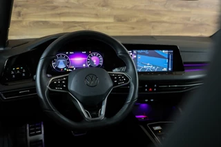 Volkswagen Golf Volkswagen Golf 1.5 eTSI R-Line|Pano|H&K audio|HUD|Camera| - afbeelding nr 31