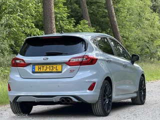 Ford Fiesta Ford Fiesta 1.5 ST-3 200 PK |OZ-Racing | Recaro - afbeelding nr 2