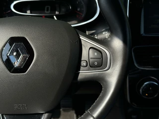 Renault Clio Renault Clio 1.2 TCe INTENS, FACELIFT, NAVI, CRUISE, LEDER, ECC-AIRCO, KEYLESS, LED, PARKEERSENSOREN, LICHTMETAAL 17