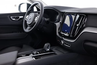 Volvo XC60 Volvo XC60 2.0 T6 398PK AWD Recharge Plus Dark | PANORAMADAK | Vapour Grey | PHEV - afbeelding nr 3