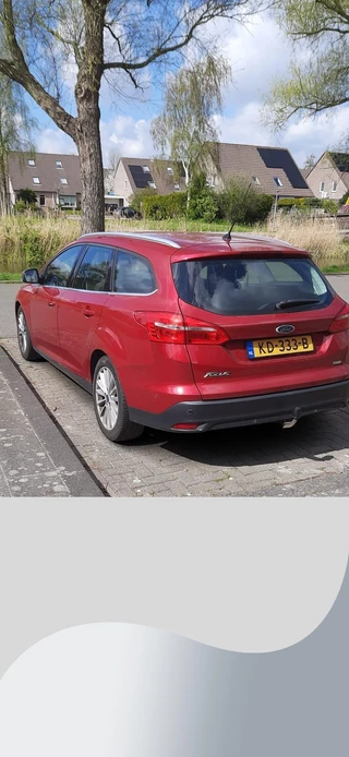 Ford Focus Ford Focus Wagon 1.0 Ecoboost Titanium 100pk Trekhaak | Voorruit Verwarming | Climate control | Navigatie | 17 inch velgen - afbeelding nr 2