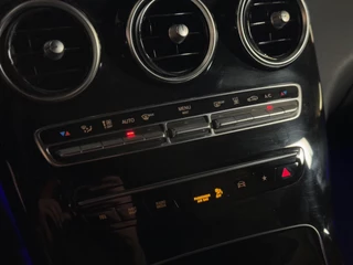 Mercedes-Benz GLC Mercedes-Benz GLC-klasse Coupé 300e 4MATIC Business Solution AMG | sfeerverlichting | keyless | Camera | DAB - afbeelding nr 32