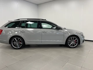 Škoda Octavia Škoda Octavia Combi 2.0 TDI RS /184PK / AUTOMAAT / LEDER / PANODAK / Trekh. 1600KG. - afbeelding nr 33