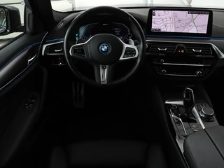 BMW 5 Serie BMW 5-serie 530e xDrive M Sport | Leder |  Stoel & stuurverwarming | Sfeerverlichting | Adaptief LED | Carplay | Camera | Live cockpit | Navigatie - afbeelding nr 3