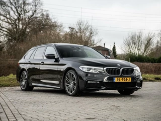 BMW 5 Serie BMW 5-serie Touring 520d 191PK M-Sport Panorama Leder Led Sportstoelen - afbeelding nr 1