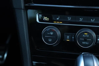Volkswagen Golf Volkswagen Golf 7.5 GTI DSG / Vol Opties! / 230PK! / DSG / ACC / Pano / Virtual Cockpit / Camera / Navi / 19