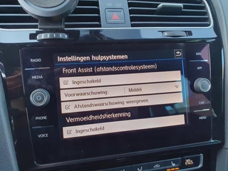 Volkswagen Golf Volkswagen Golf 1.5 TSI Highline Business R-Line - CARPLAY / ALCANTARA / FLIPPERS / P.SENSOREN V+A / STOELVERW. / DAB+ / FULL LED! - afbeelding nr 38