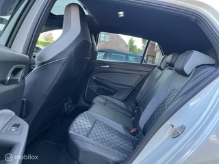 Volkswagen Golf Volkswagen Golf 1.5 eTSI R-Line PANO*CAMERA*ACC*NAVI*PDC* - afbeelding nr 11